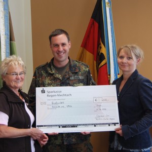 Scheckübergabe Bundeswehrsozialwerk